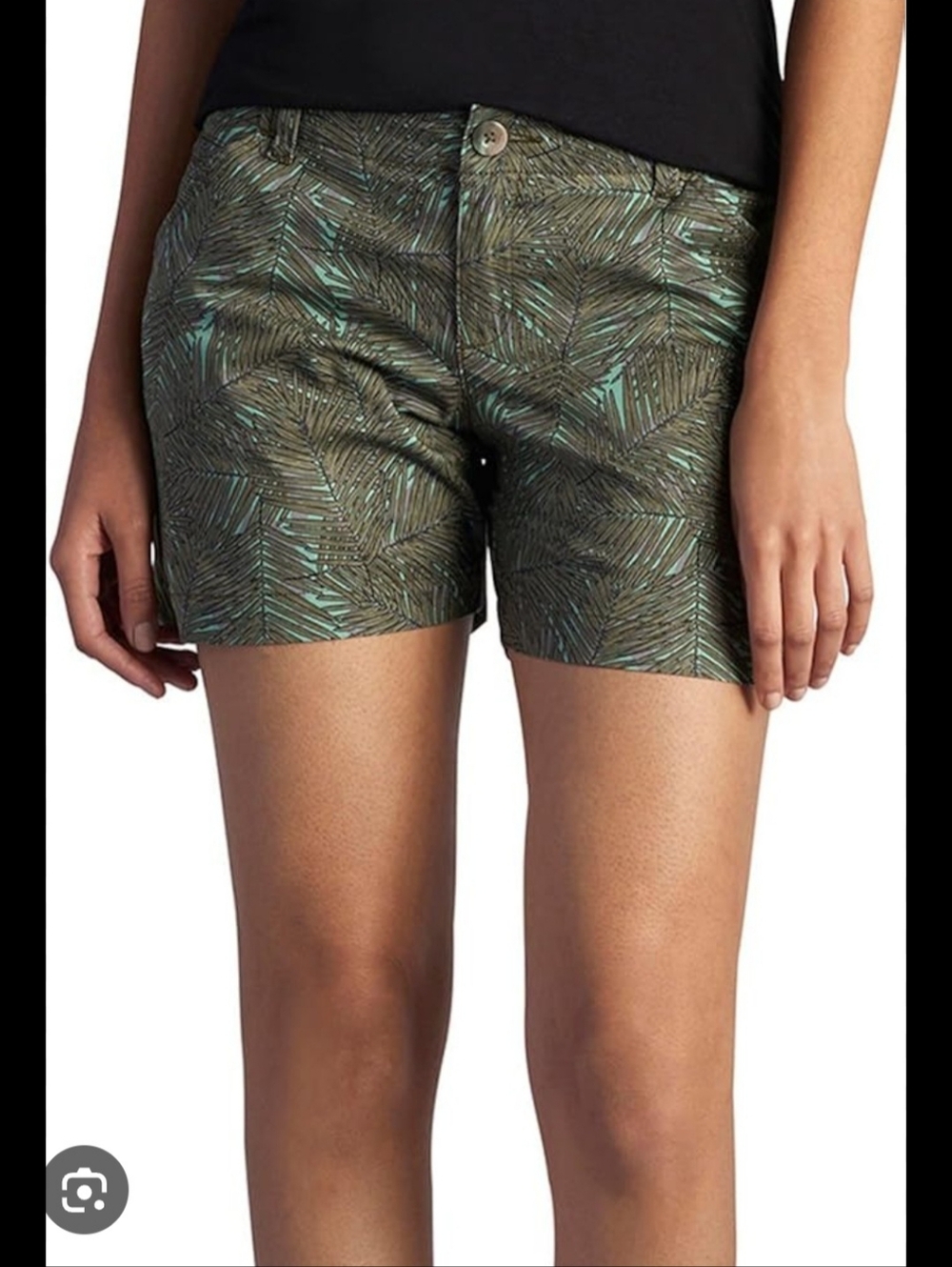 Lee Size 12  Tropical Leaf Print Shorts in Green